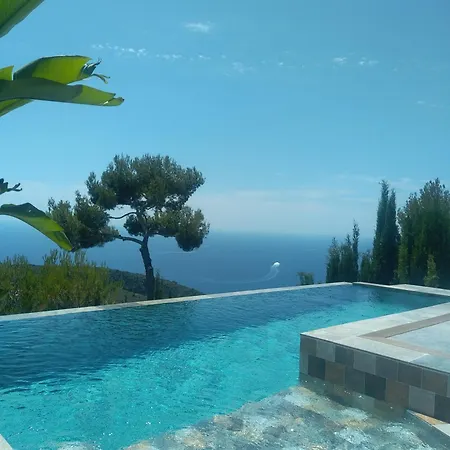 Eze - Appartement Dans Bas De Villa Avec Piscine Pres De Monaco Exterior photo