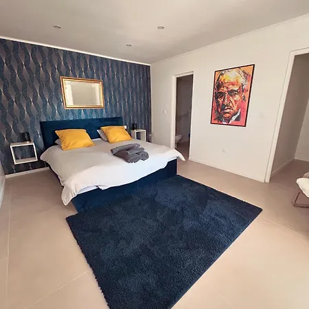 Eze - Appartement Dans Bas De Villa Avec Piscine Pres De Monaco Exterior photo