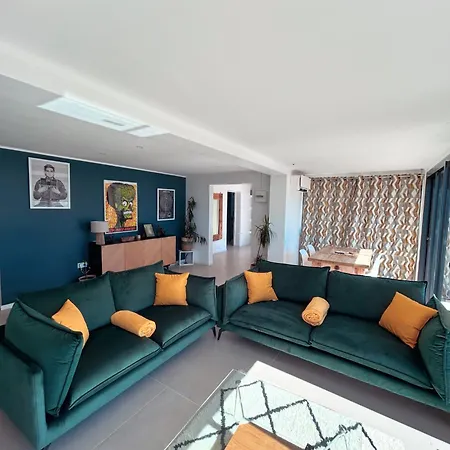 Eze - Appartement Dans Bas De Villa Avec Piscine Pres De Monaco Exterior photo