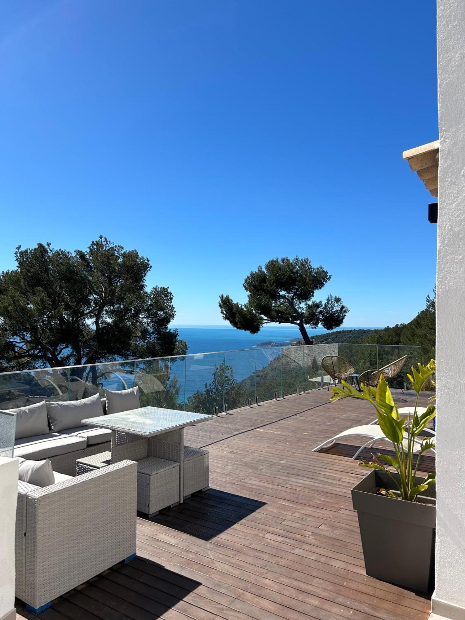 Apartment - Dans Bas De Avec Piscine Pres De Monaco
