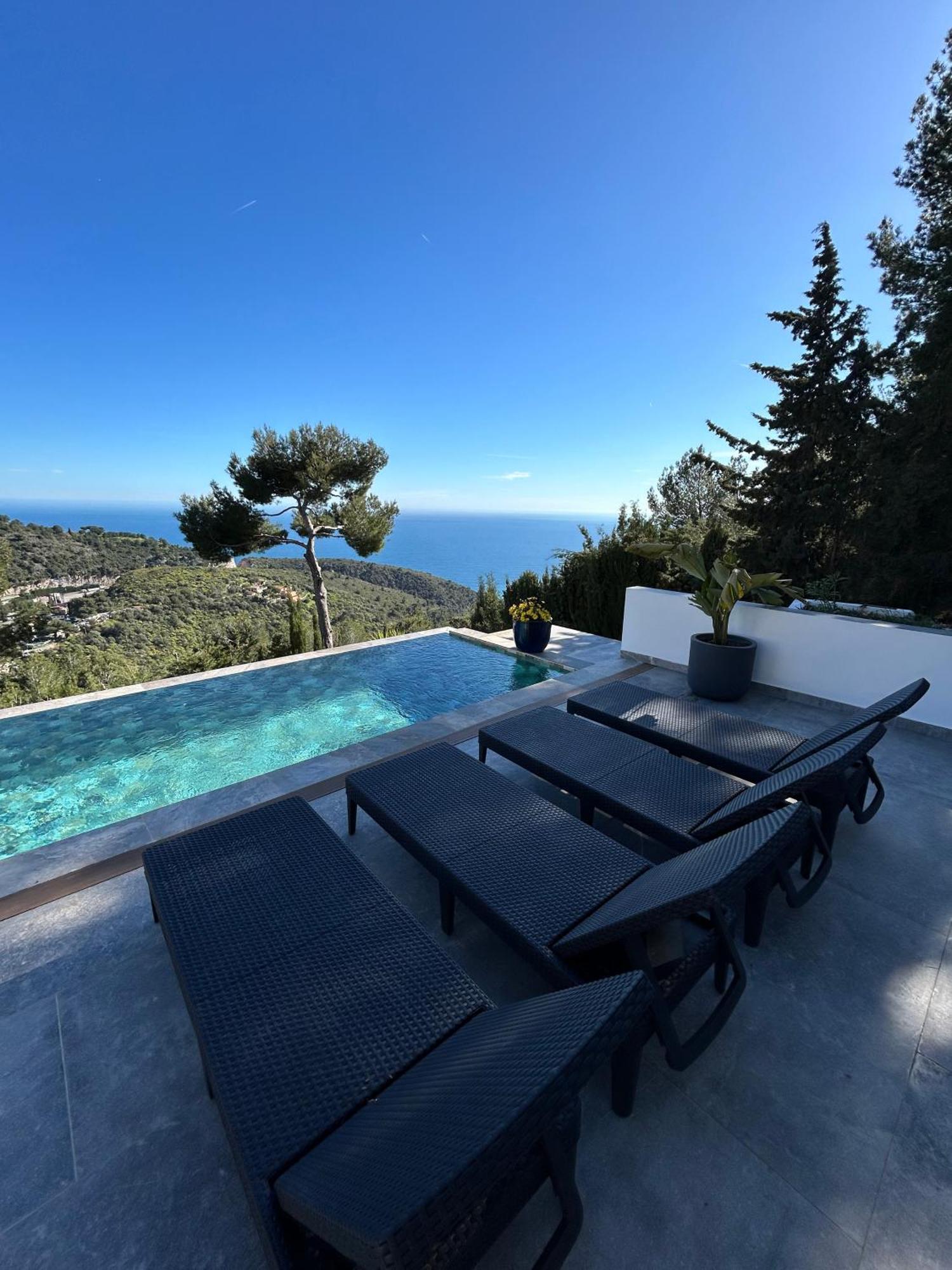 Apartment - Dans Bas De Avec Piscine Pres De Monaco